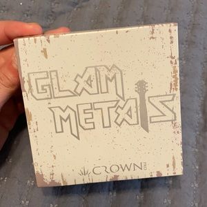 🎀 Crown Glam Metals Palette